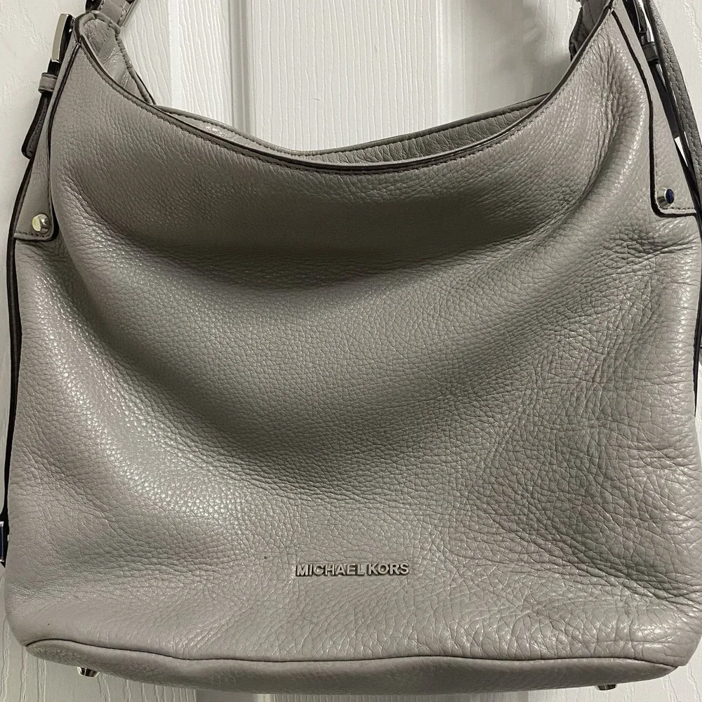 Michael Kors‎ Women's Bedford Light Gray Genuine Leather Pebble Handbag Purse